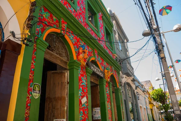 Recife, Pernambuco, Brasilien: Recife, huvudstaden i Brasiliens nordöstra delstaten Pernambuco, kännetecknas av sina många floder, broar, kobbar och halvöar. — Stockfoto