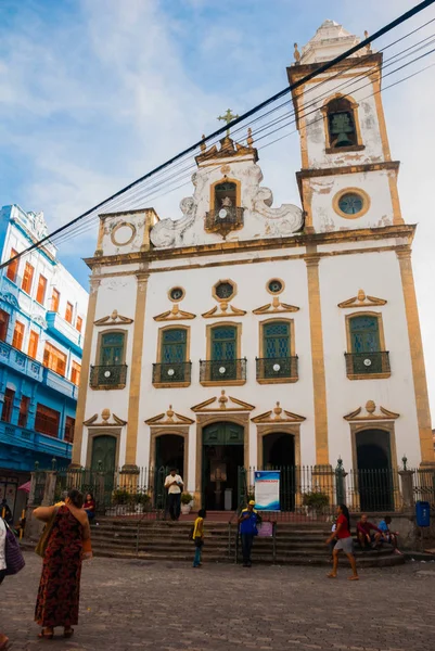 Recife, Brasilien: vackra katolska kyrkan, 18th century kyrkan i den historiska stadskärnan i Recife — Stockfoto