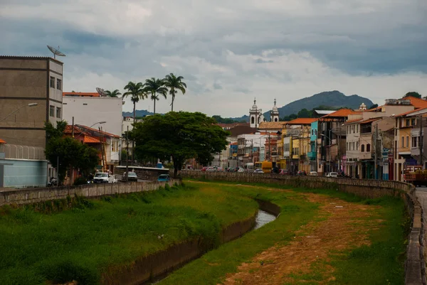 Sao joao del rei, minas gerais: Blick auf die Altstadt mit schönen Häusern — Stockfoto