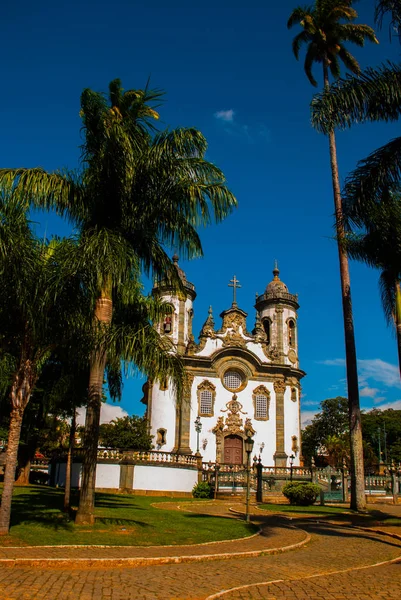 Sao Joao del Rei, Minas Gerais, Brazylia: Sao Francisco de Assis Kościół, jeden z głównych kościołów wiejskich miasta kolonialnego Sao Joao del Rei. — Zdjęcie stockowe