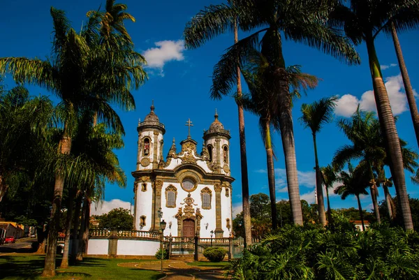 Sao Joao del Rei, Minas Gerais, Brezilya: Sao Francisco de Assis kilisesi, Kırsal sömürge kasabası Sao Joao del Rei'nin ana kiliselerinden biri. — Stok fotoğraf