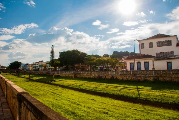Sao Joao Del Rei, Minas Gerais : Paysage avec vue sur de belles maisons dans le centre de la vieille ville — Photo