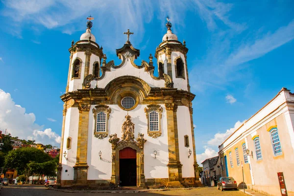 Widok ulicy Kościoła Nossa Senhora do Pilar w Sao Joao del Rei, Minas Gerais, Brazylia — Zdjęcie stockowe