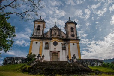 Ouro Preto, Minas Gerais, Brezilya: Barok kilise. Popüler bir turizm kasabasında Eski güzel Katolik Kilisesi. Unesco dünya mirası.