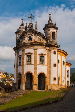 Ouro Preto, Minas Gerais, Brezilya: Assisi Saint Francis ünlü Kilisesi, Ouro Preto bir Rokoko Katolik kilisesi, Brezilya bulutlu bir gökyüzü gün