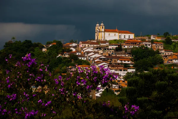 Ouro Preto, Minas Gerais, Brasile: Vecchie case coloniali nel centro della città vecchia. Patrimonio mondiale UNESCO — Foto Stock