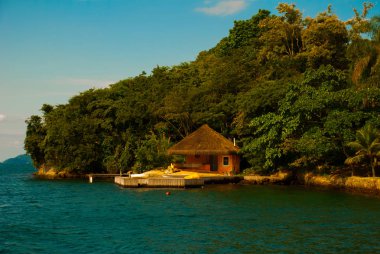Angra dos Reis, Rio de Janeiro State, Brezilya: Güneşli havalarda güzel tropikal adalar
