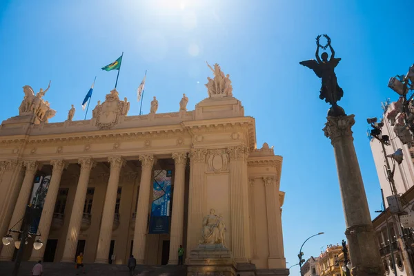 Rio de Janeiro, Brazilië: Tiradentes Palace hoofdkwartier van Alerj-wetgevende vergadering van Rio de Janeiro gelegen in het historische centrum van de stad. — Stockfoto