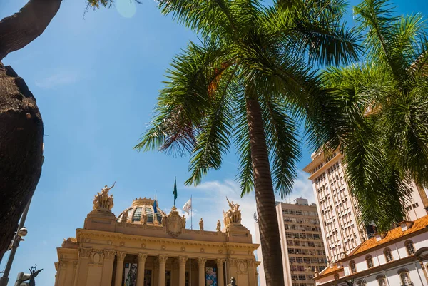 Rio de Janeiro, Brasilien: Tiradentes palats högkvarter Alerj-lagstiftande församling i Rio de Janeiro ligger i den historiska stadskärnan. — Stockfoto