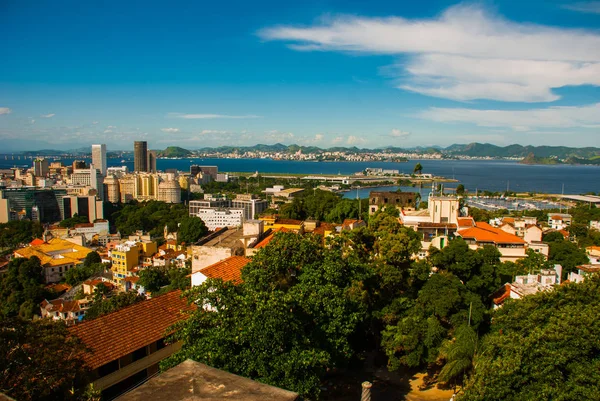 Brasil, Río de Janeiro, Barrio Santa Teresa. Vista superior de la ciudad desde las ruinas de la casa Laurinda —  Fotos de Stock