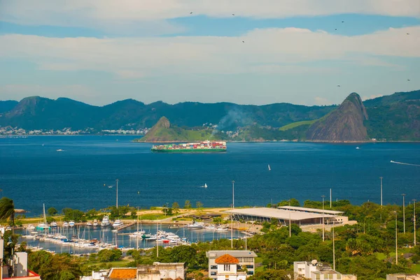 Brazil, Rio de Janeiro, Santa Teresa Neighbourhood. Top view of the city from the Ruins of the house Laurinda — Stock Photo, Image