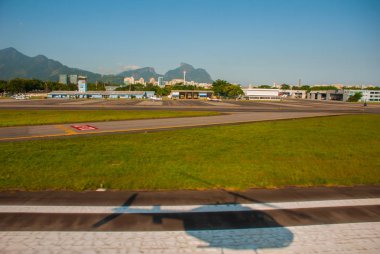Rio De Janeiro'nun Barra Da Tijuca semtlerinin helikopterinden manzara. Rio de Janeiro, Brezilya