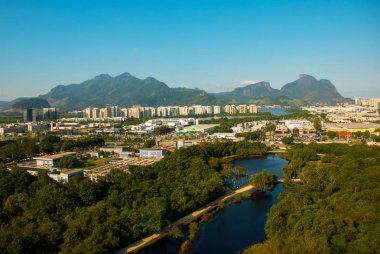 Rio De Janeiro'nun Barra Da Tijuca semtlerinin helikopterinden manzara. Rio de Janeiro, Brezilya