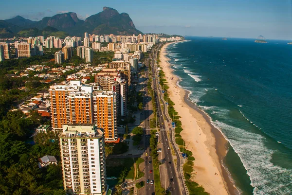 Вид на місто Барра-да-Тіжука під час польоту на вертольоті в Ріо-де-Жанейро, Бразилія — стокове фото