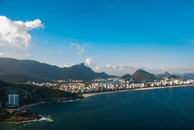Rio de Janeiro, Brezilya: Sao Conrado plajının yukarıdan görünümü, Rio de Janeiro şehrinde Sao Conrado mahallesinde bulunan