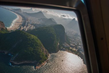 Rio de Janeiro, Brezilya ünlü Copacabana plaj havadan görünümü