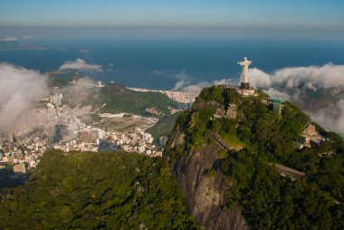 Rio de Janeiro, Brezilya. Christ Redeemer ile Rio de Janeiro havadan görünümü