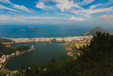 Rodrigo de Freitas Lagünü, Kurtarıcı İsa'dan Corcovado Dağı'nda görüldü, Rio de Janeiro, Brezilya