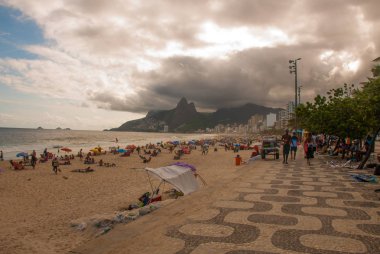 Rio de Janeiro, Brezilya: Ipanema ve Leblon plaj ve dağ Dois Irmao, İki Brother, Rio de Janeiro.