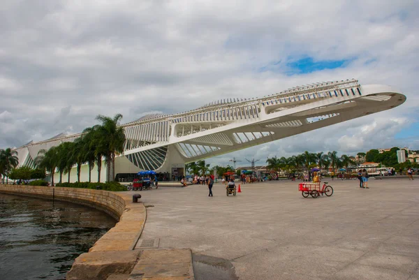 Rio de Janeiro, Brezilya: Yarının Müzesi, Yarın Müzesi, İspanyol mimar Santiago Calatrava tarafından tasarlandı — Stok fotoğraf
