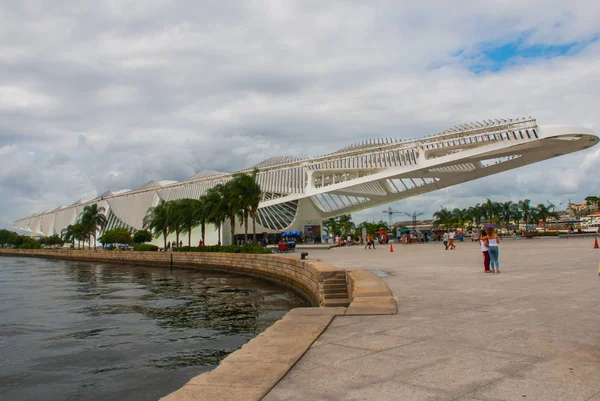 Rio de Janeiro, Brezilya: Yarının Müzesi, Yarın Müzesi, İspanyol mimar Santiago Calatrava tarafından tasarlandı — Stok fotoğraf