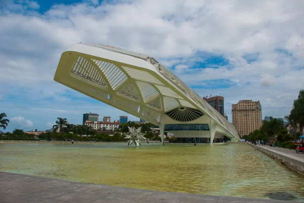 Río de Janeiro, Brasil: Museo del Mañana, Museo del Mañana, diseñado por el arquitecto español Santiago Calatrava — Foto de Stock