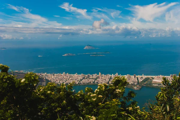 Panoráma a Rio de Janeiro látható Corcovado hegy Rio de Janeiro, Brazília — Stock Fotó