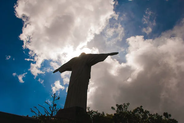 El famoso Cristo Redentor en Río de Janeiro, Brasil — Foto de Stock