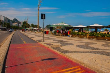 Rio de Janeiro, Copacabana plajı, Brezilya: Deniz ve plaj manzaralı güzel manzara. Rio de Janeiro'nun en ünlü plajı.