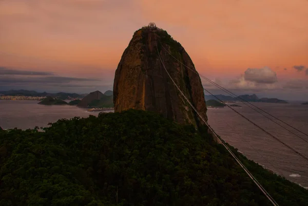 Rio de Janeiro, Brasil: Paisagem com vista panorâmica da cidade, Monte Corcovado vista do Pão de Açúcar — Fotografia de Stock