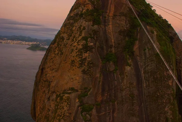 Río de Janeiro, Brasil: Paisaje con vista panorámica de la ciudad, Monte Corcovado visto desde el Pan de Azúcar — Foto de Stock