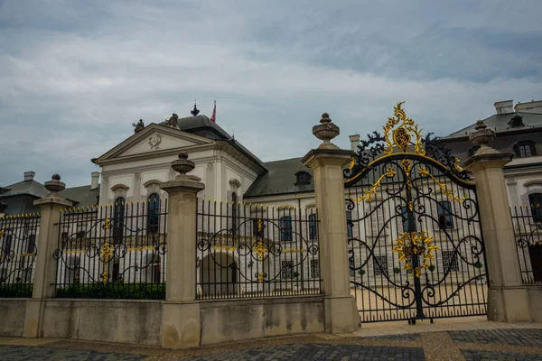 BRATISLAVA, ESLOVÁQUIA: Grassalkovich Palace. Palácio Presidencial em Bratislava — Fotografia de Stock