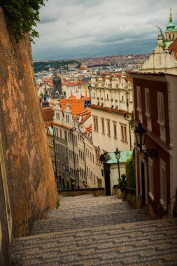Prag şehri, Çek Cumhuriyeti: Prag Kalesi'nden şehre merdivenin inme