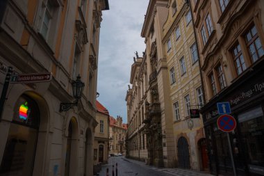 Prag, Çek Cumhuriyeti: Prag'ın tarihi merkezinde güzel bina