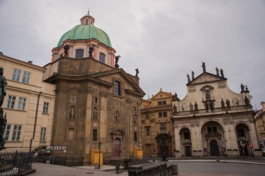 Prag, Çek Cumhuriyeti: Şehir merkezindeki Katolik Kilisesi