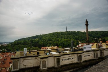 Prag, Çek Cumhuriyeti: Eyfel'e benzer televizyon kulesi