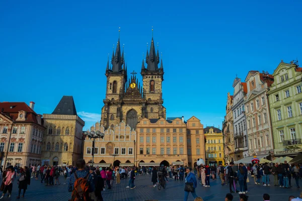 Староместская площадь и церковь Пресвятой Богородицы перед Тыном в Феге, Чехия . — стоковое фото