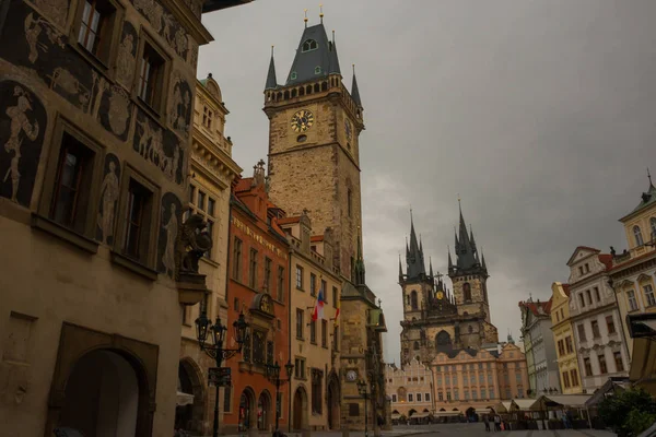REPÚBLICA CHECA, PRAGUE: torre gótica da prefeitura velha com relógio astronômico, Praça da Cidade Velha UNESCO — Fotografia de Stock