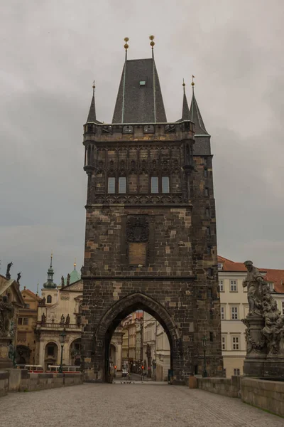 布拉格小桥塔景观 - 卡卢夫最日出，捷克共和国，欧洲. — 图库照片