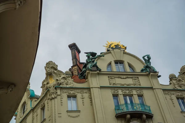 Praga, República Checa: Hermoso edificio en el centro histórico de Praga — Foto de Stock