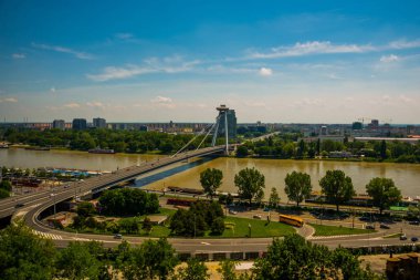 Bratislava,Slovakya: Bratislava'da Tuna nehri üzerinde ufo köprüsü, Slovakya