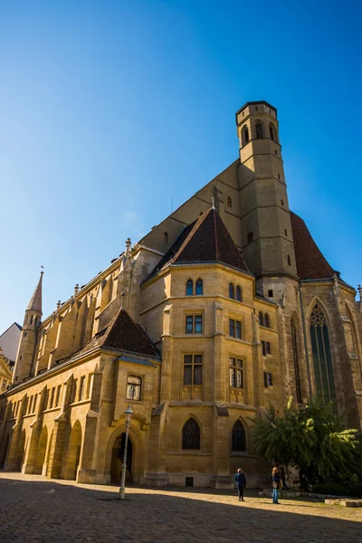 Wien, Österreich: schöne katholische Kirche im Stadtzentrum. Stockfoto