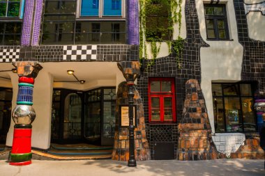 Viyana, Avusturya: Kunst Haus Cafe Ünlü Binası ve Müzesi Mimar Hundertwasser tarafından Viyana'da