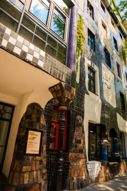 Viyana, Avusturya: Kunst Haus Cafe Ünlü Binası ve Müzesi Mimar Hundertwasser tarafından Viyana'da