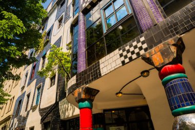 Viyana, Avusturya: Kunst Haus Cafe Ünlü Binası ve Müzesi Mimar Hundertwasser tarafından Viyana'da