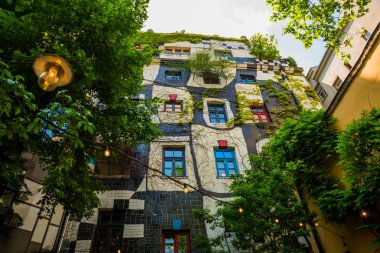 Viyana, Avusturya: Kunst Haus Cafe Ünlü Binası ve Müzesi Mimar Hundertwasser tarafından Viyana'da