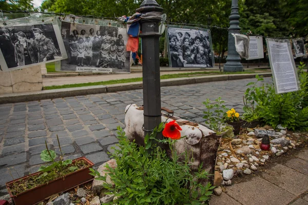 Budapest, Magyarország: a német megszállás áldozatainak emlékműve. — Stock Fotó