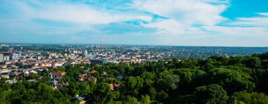 Budapeşte, Macaristan: Şehrin ve Tuna Nehri'nin güzel üst manzarası. Tepeden eski şehir Panoraması.