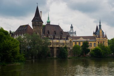 Budapeşte, Macaristan: Ünlü turistik Vajdahunyad Kalesi de Dracular kale olarak bilinen.