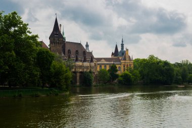 Budapeşte, Macaristan: Ünlü turistik Vajdahunyad Kalesi de Dracular kale olarak bilinen.